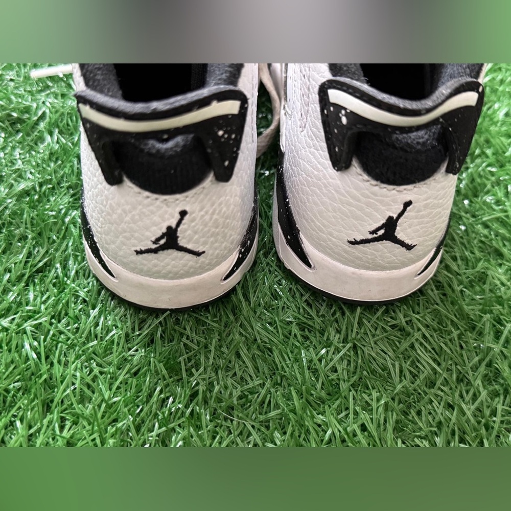 Jordan 6 Retro
Reverse Oreo (TD) Size 8C - Picture 4 of 7